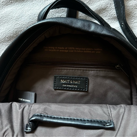 Matt and Nat mini backpack - Picture 2 of 4